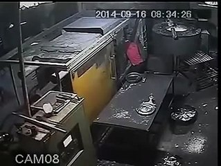 Có một sự im lặng đáng sợ