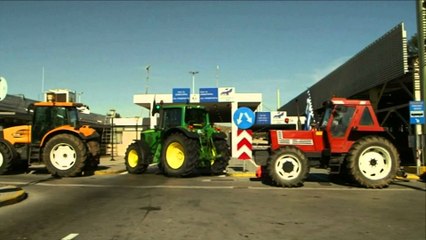 Greqi, grevat bllokojnë rrugët - Top Channel Albania - News - Lajme