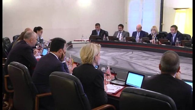 MBAHEN PEZULL EMERIMET E MINISTRAVE, NISHANI FIRMOS VETEM SHKARKIMET LAJM mpg