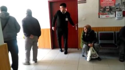 Çanakkale - Çatı Tamiri Yaparken 4 Metreden Düşen İşçi Yaralandı