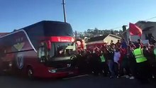 Chegada da comitiva do Sport Lisboa e Benfica ao estádio Capital do Móvel.