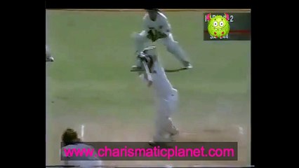 Classics Brian McMillan Out Sachin Tendulkar on a Dusty Wicket