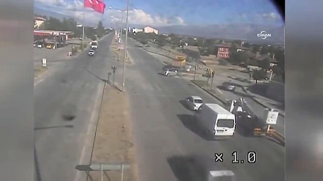 Mobeseye takılan trafik canavarları