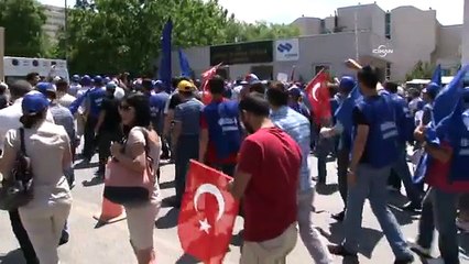 Şişecam işçileri sendikanın anahtarını bakanlığa teslim etti