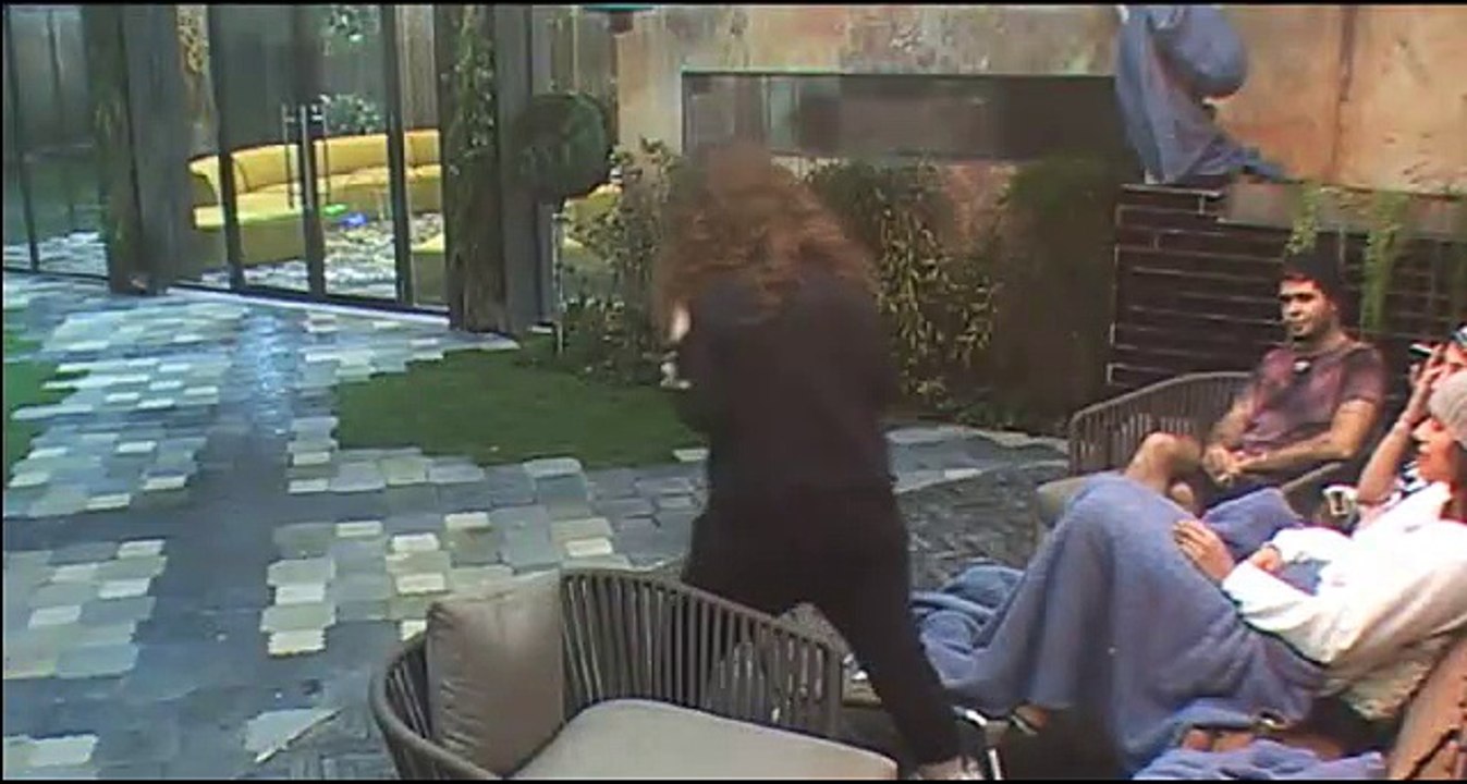 שי חי לא אוהב שארבל חברה גם של אור ואומר שאם תני תלך הם יקומו לפרעה