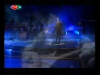 mahsun kirmizigul uzun ince bir yoldayim