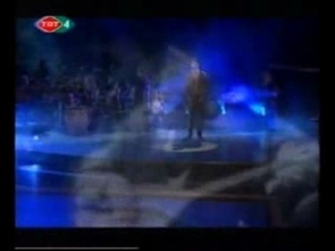 mahsun kirmizigul uzun ince bir yoldayim