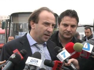 POLICIA BASHKIAKE VIJOJNE AKSIONET PER LIRIMIN E HAPESIRAVE PUBLIKE LAJM