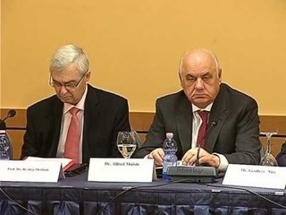 ISH PRESIDENTET SUGJEROJNE ZGJEDHJEN E KREUT TE SHTETIT NGA POPULLI LAJM