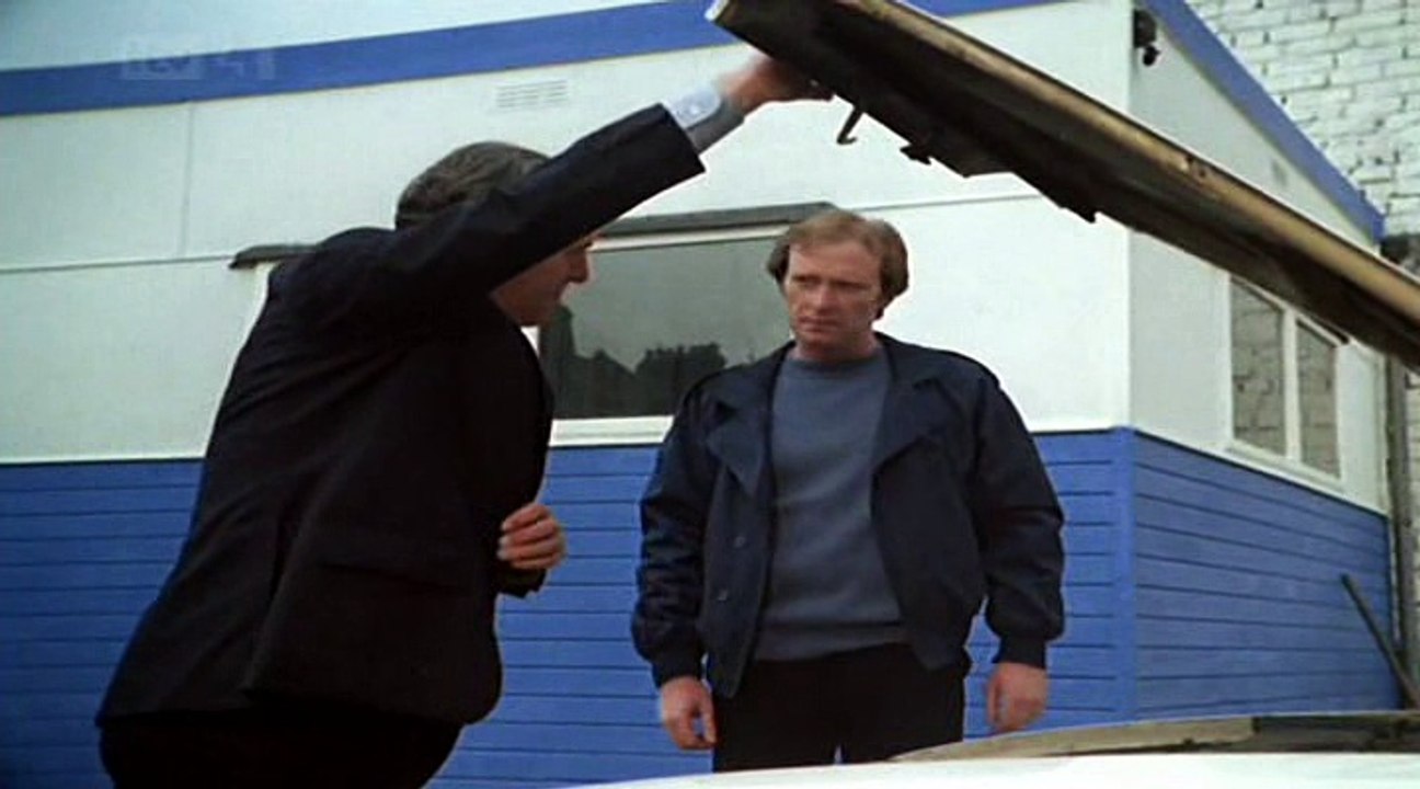 Minder  S02  E11  All About Scoring, Innit
