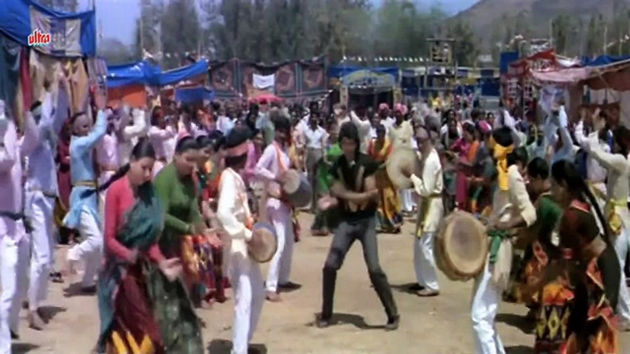 Ghustaakhi Maaf Ho - Mithun, Zeenat Aman, Hum Se Hai Zamana Song