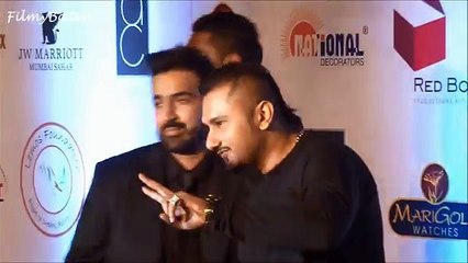 Yo Yo Honey Singh at Vikram Phadnis s 25th anniversary fashion show.