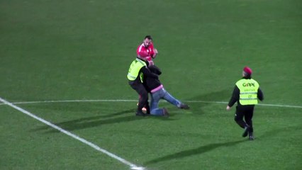 Invasão de campo no Paços de Ferreira-Benfica