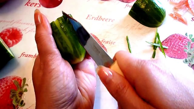 Цветок из помидора и огурца! Украшения из овощей! Decoration of vegetables! Carving vegetables