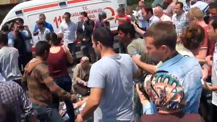 Polisten kaçan su satıcısına metrobüs çarptı