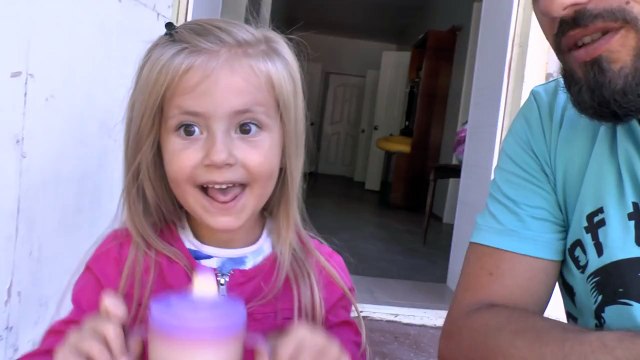 VLOG : Папа и маленькая дочка на крилечке.Детская бутылочка .Черное море отдых.Криница