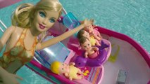 Barbie Mari e 4 Gemeos andando de Lancha!!! Em Portugues [Parte 14] Tototoykids