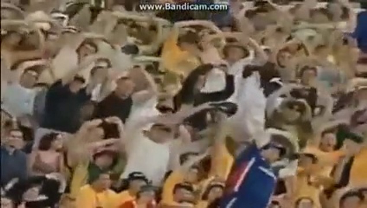 TOP FIVE FUNNY MOMENTS IN THE CRICKET HISTORY #VERY FUNNY#