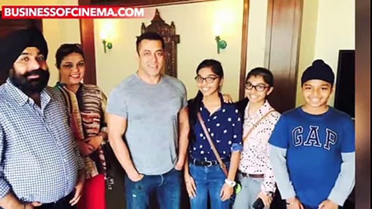 WOW! Salman Khan Flaunts His Huge Biceps At Surat  amazing bicpes of salman khan