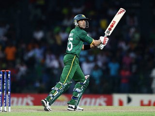 Umar Gul Three 3 sixes for pakistan At Hard Time