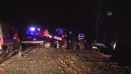 Otomobil Dereye Devrildi: 1 Ölü