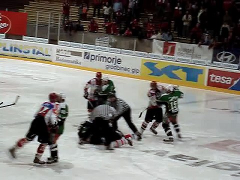 Bostjan Groznik vs. Rumun Ndur (Jesenice-Olimpija, 2004)