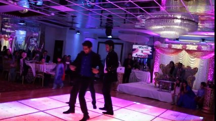 Best Pakistani Mehndi Dance 2014 - by brothers 2