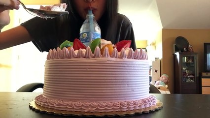 Girl takes 42min to eat an entire Asian Taro Cake!!