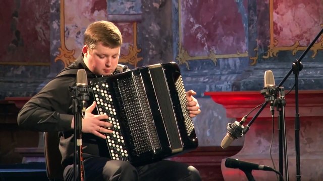 Musician plays Vivaldi like a God on his Accordion!