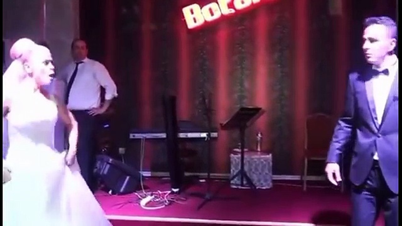 Düğün Girişi Böyle mi Olur?