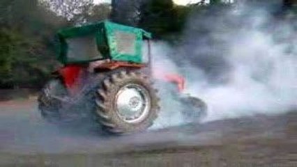 Badass Tractor Burnout-Crazy Ulloo Ka Patha Driver