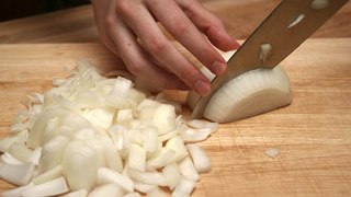 How to Chop Onion - How To Cut An Onion Fast