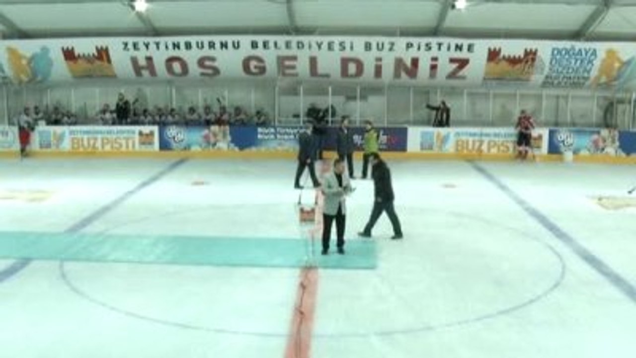 Zeytinburnu'na Mobil Buz Pisti