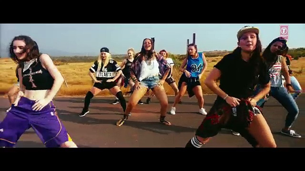 Aaj Mood Ishqholic Hai Video Song