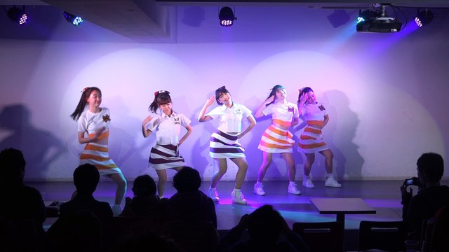 pocco* 「CLC(씨엘씨) - Pepe」　新大久保R&Bバー『Fresh Dance！』 2015.02.21