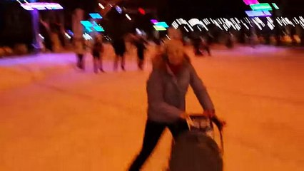 Как родителям кататься на коньках