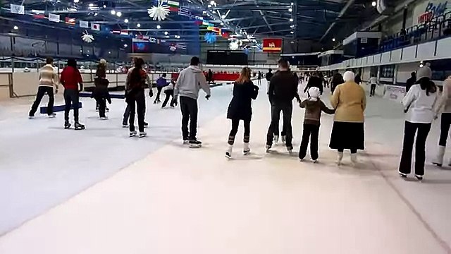 Катание на коньках. Челябинск Молния