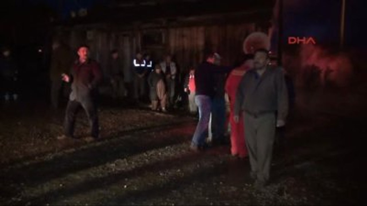 Bolu 2 Ev Ahır ve Samanlık ile Traktör Kül Oldu