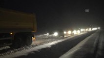 Tokat-Sivas Karayolunda Kar Yağışı ve Tipi Nedeniyle Yolda Kalan Araçlar - Tokat