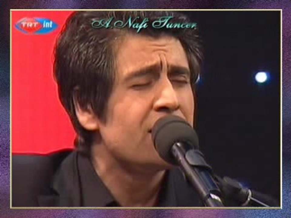 Erdal AKKAYA-Vazgeçmem (Yürüyorum Düşe Kalka Aşkın Taşlı Yollarında)