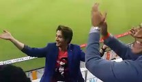 hen ‪#‎peshawarzalmi‬ 3rd wicket goes down Islamabad United's Ali Zafar teases Hamza Ali Abbasi.