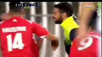 هدف فلسطين ضد الجزائر وفرحة الجمهور الجزائري واشعال الشماريخ