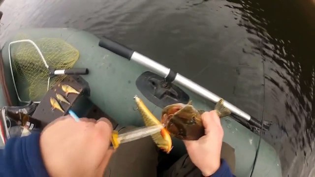 Spinning fishing lure pike - wobbler roach. Best bait wobler for pike!