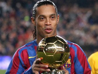 Ronaldinho ● Top 10 Goals & Skills Moves