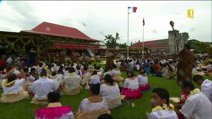 François Hollande à Wallis - Cérémonie coutumière au palais royal