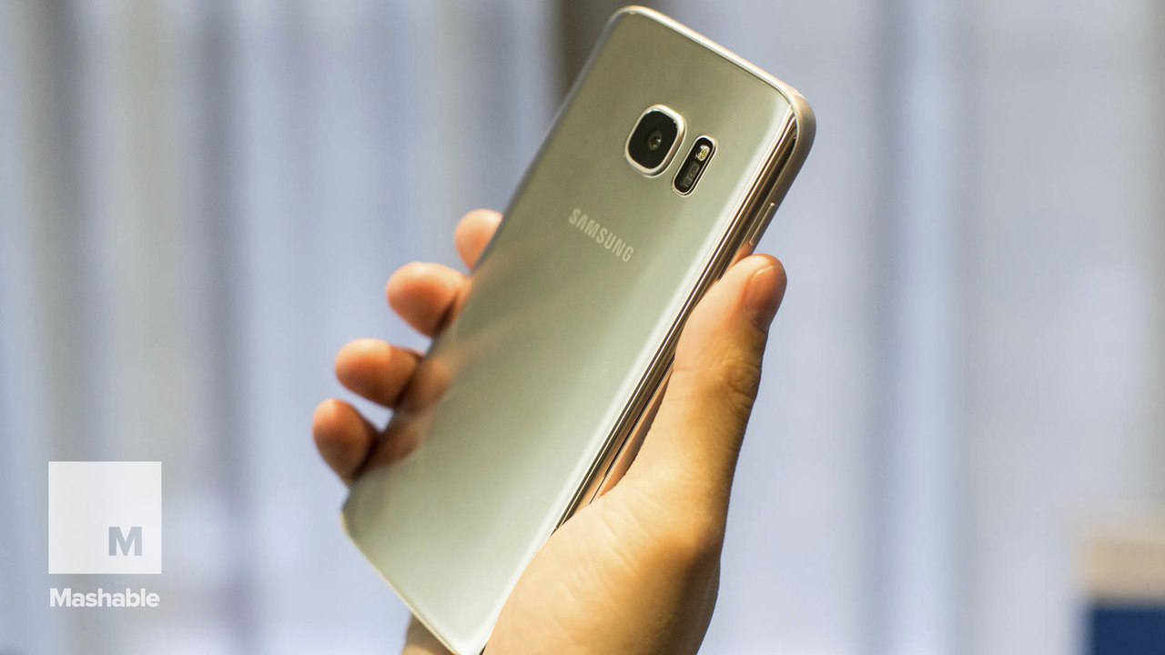 Go hands-on with new Samsung Galaxy S7 and S7 Edge smartphones