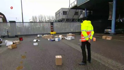 21-02-2016 Politie treedt hard op bij Mars van Onvrede