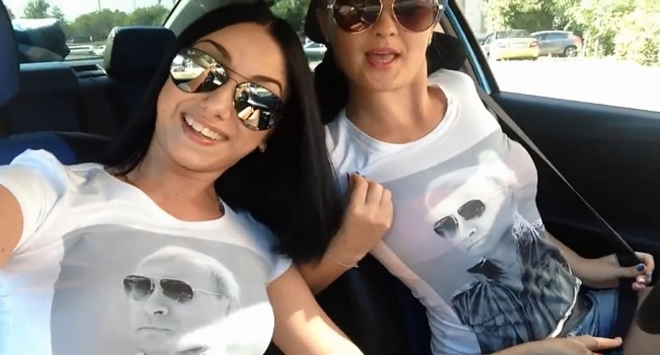 Ces deux jolies filles russes sont folles de Vladimir Poutine