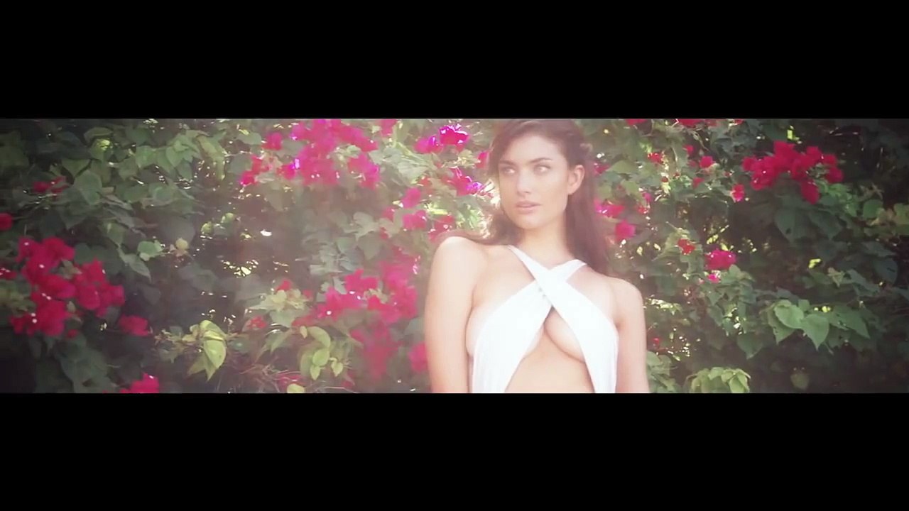 Rookie Lauren Mellor_ Beauty and Brains _ Sports Illustrated Swimsuit