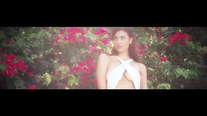 Rookie Lauren Mellor_ Beauty and Brains _ Sports Illustrated Swimsuit